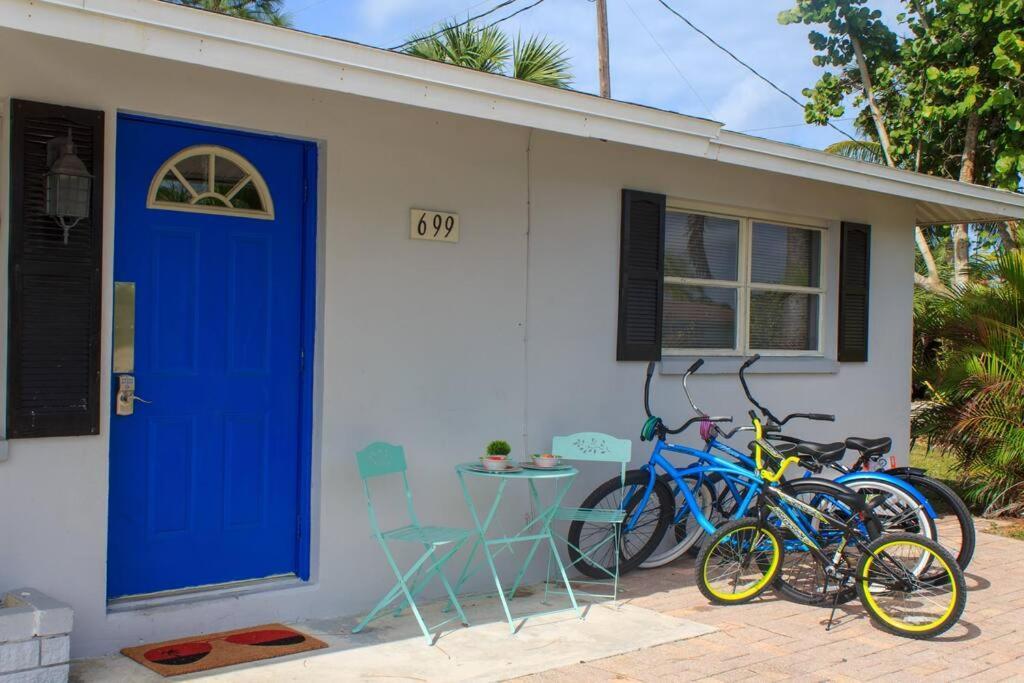 699 Beach Oasis,Walk,Bike To Beach, Fenced Backyard, Large Driveway Apartment Naples Exterior photo